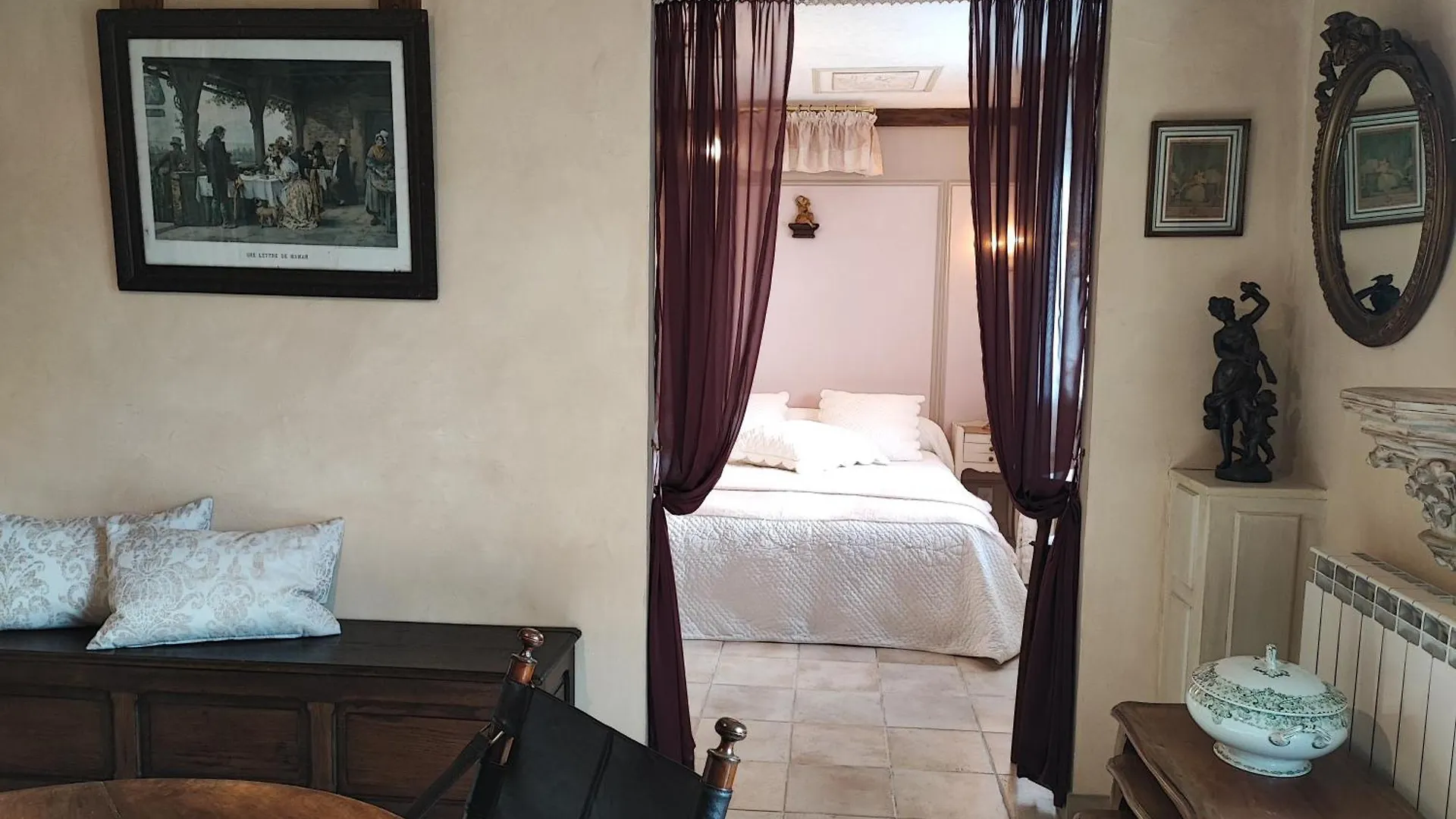Bed and Breakfast Demeure de La Vendemiere à Pont-Melvez France