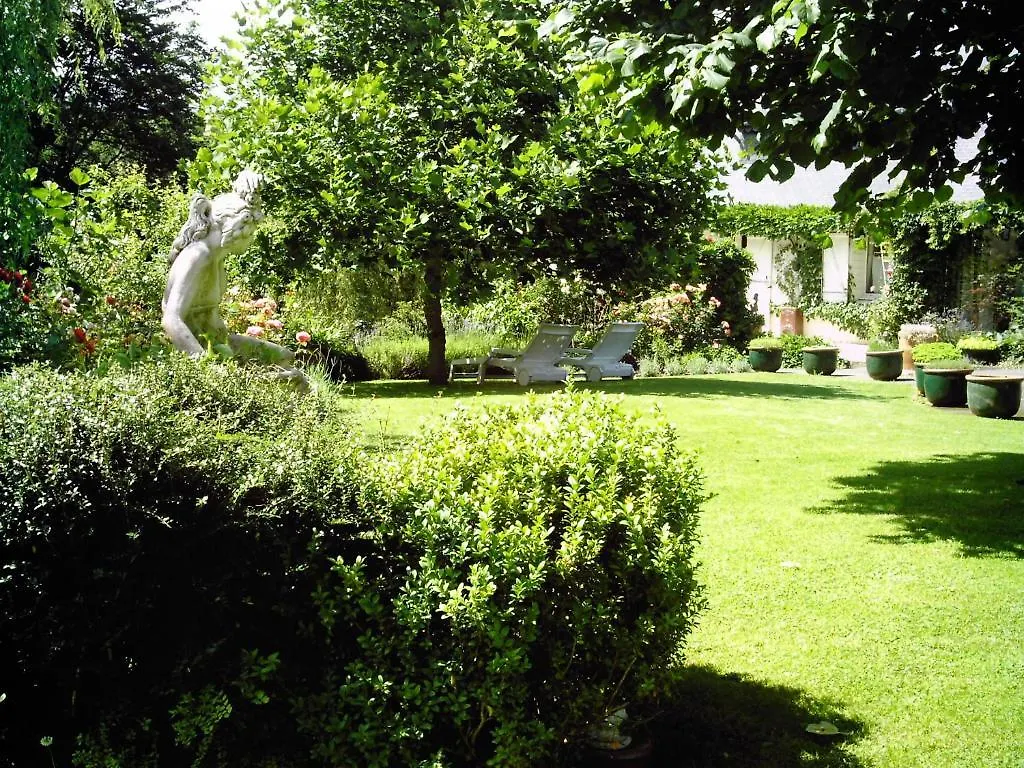 **** Couette-café Bed and Breakfast Demeure de La Vendemiere à Pont-Melvez France