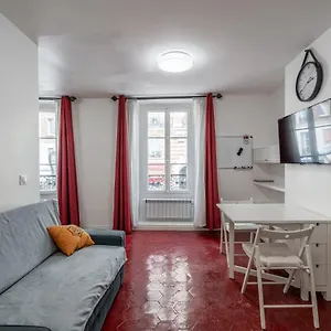 Entier à , Paris France